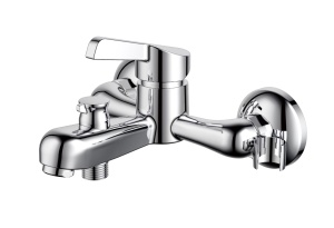 Смеситель для ванны кор. изл. D&K DA1463201