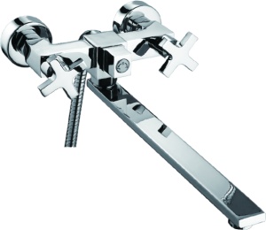 Смеситель для ванны+ длин. излив L2584 латунь Смеситель для ванны+ длин. излив L2584 латунь