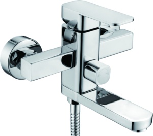 Смеситель для ванны+кор. излив L3233 латунь