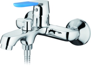 Смеситель для ванны кор. излив L3253 латунь